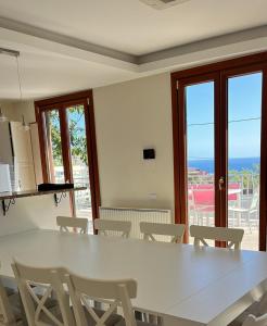 Villas EDEN CAP : A delightful villa lodges 11 adults just one km away from Monte Carlo station : photos des chambres