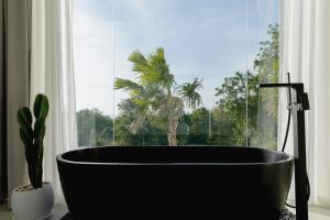 HER HUAHIN POOL VILLA