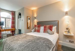 Double Room with Private Bathroom room in Blanch House