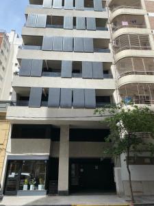 Monoambiente moderno con balcón al frente - Zona Río