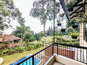 Cottonwood Exclusive Villa @Lembang Asri - Jacuzzi Playground Netflix Billyard