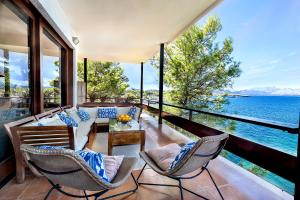Es Balco, Villa over the mediterranean sea with private beach access
