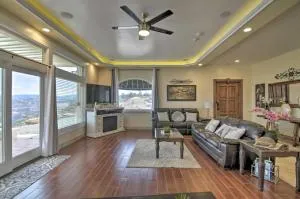 Chic Paradise Home with Terrace 13 Mi to Wineries! - بارادايس