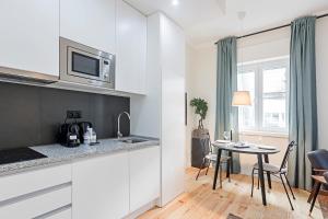 150 Rivoli Apartments by LovelyStay