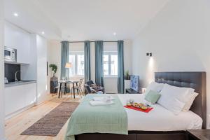 150 Rivoli Apartments by LovelyStay