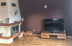 4 Bedroom Amazing Home In Serniki