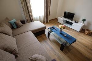 A37 Awesome Apartments