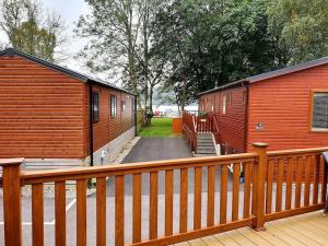 Jaw-Dropping Lodge with Hot Tub on Lake Windermere