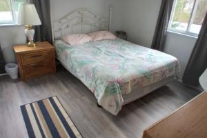 2 Bedroom Condo in Rehoboth Beach w New Bed