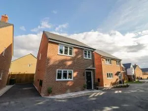 23 Moat House Close - Exhall