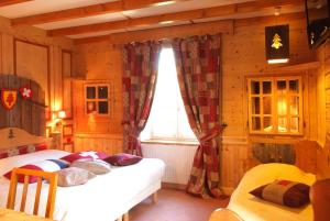 Hotels Logis hotel Arbez Franco Suisse : photos des chambres