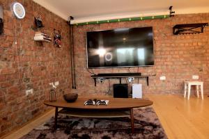 Mini cinema & movie studio with PS5