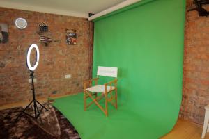 Mini cinema & movie studio with PS5