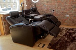 Mini cinema & movie studio with PS5