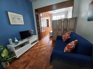 Copacabana Beach Charming Studio with Mountain View & Metro Nearby