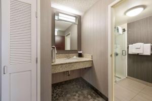 Hearing Accessible Guestroom King room in Sonesta Select Tempe Downtown