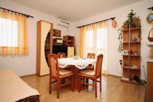 Apartments by the sea Razanj, Rogoznica - 8361