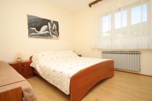 One-Bedroom Apartment with Balcony and Sea View room in Apartments and rooms with parking space Komiza Vis - 8844