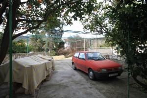 Apartments with a parking space Slatine Ciovo  1136