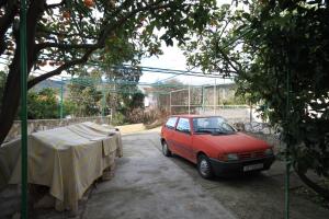 Apartments with a parking space Slatine Ciovo 1136