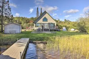 Hurley Lakefront Hideaway with Fire Pit and Dock! - Winchester