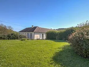 Bright holiday home with garden - Sainte-Honorine-des-Pertes