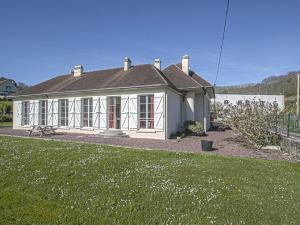 Maisons de vacances Pleasant holiday home in Aure sur Mer with terrace : photos des chambres