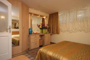 Apartments with parking space Lovran, Opatija - 2336