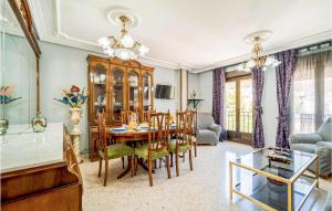 3 Bedroom Cozy Apartment In Pegalajar