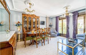 3 Bedroom Cozy Apartment In Pegalajar