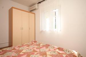 Apartments by the sea Rukavac, Vis - 2411