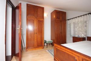 Apartments and rooms with parking space Cunski, Losinj - 2498