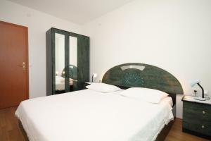 Apartments by the sea Razanj, Rogoznica - 8361