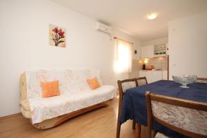 Apartments by the sea Razanj, Rogoznica - 8361