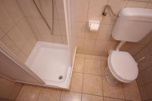 Apartments by the sea Komiza, Vis - 8533