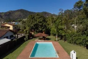 Casa Di Maria 4 Quartos a 500m Centro - Sauna, Piscina, Fogão a Lenha, Churrasqueira - ACESSO PRIVATIVO AO AO RIO - Ideal para famílias - ساو بيدرو دا سيرا