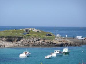 Maisons de vacances Semi-detached house with sea views, Porspoder : photos des chambres