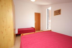 Apartments with parking space Zavala, Hvar - 8912