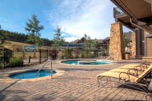 Crystal Peak Lodge 1 Bedroom Ski In, Ski Out Slopeside Condo At The Base Of Peak 7