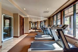 Crystal Peak Lodge 1 Bedroom Ski In, Ski Out Slopeside Condo At The Base Of Peak 7