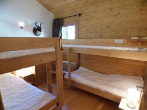 Duplex 4 pièces avec piscine intérieure, parking, 8 pers, proche Les Saisies - FR-1-594-303