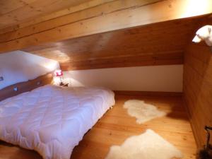 Duplex 4 pièces avec piscine intérieure, parking, 8 pers, proche Les Saisies - FR-1-594-303