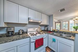 Cloudcroft Cabin with National Forest Views!