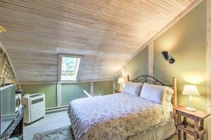 Quaint Sister Bay Studio with Large Backyard!