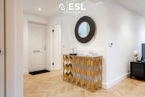 Contemporary Townhouse - Free Parking - Central Shrewsbury