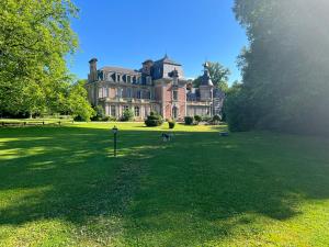 Sejours chez l'habitant Le chateau de bertreville st ouen : photos des chambres