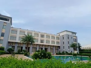 Savitri Resort - Nīmri