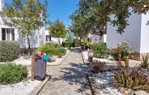 Beautiful Home In El Coronil With Wifi