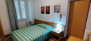 Single Room with Private Bathroom room in Hotel Major