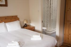 Courtyard Holiday Cottage No 8 by Trident Holiday Homes